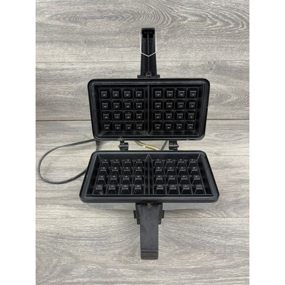 Villaware Belgian Waffler Waffle Maker Model 3300 Vintage USA - Picture 3 of 8